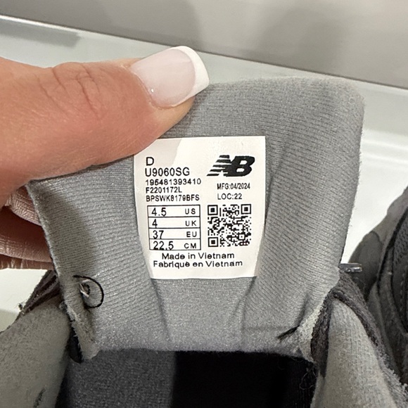 New Balance 9060 “Magnet” - Picture 8 of 10